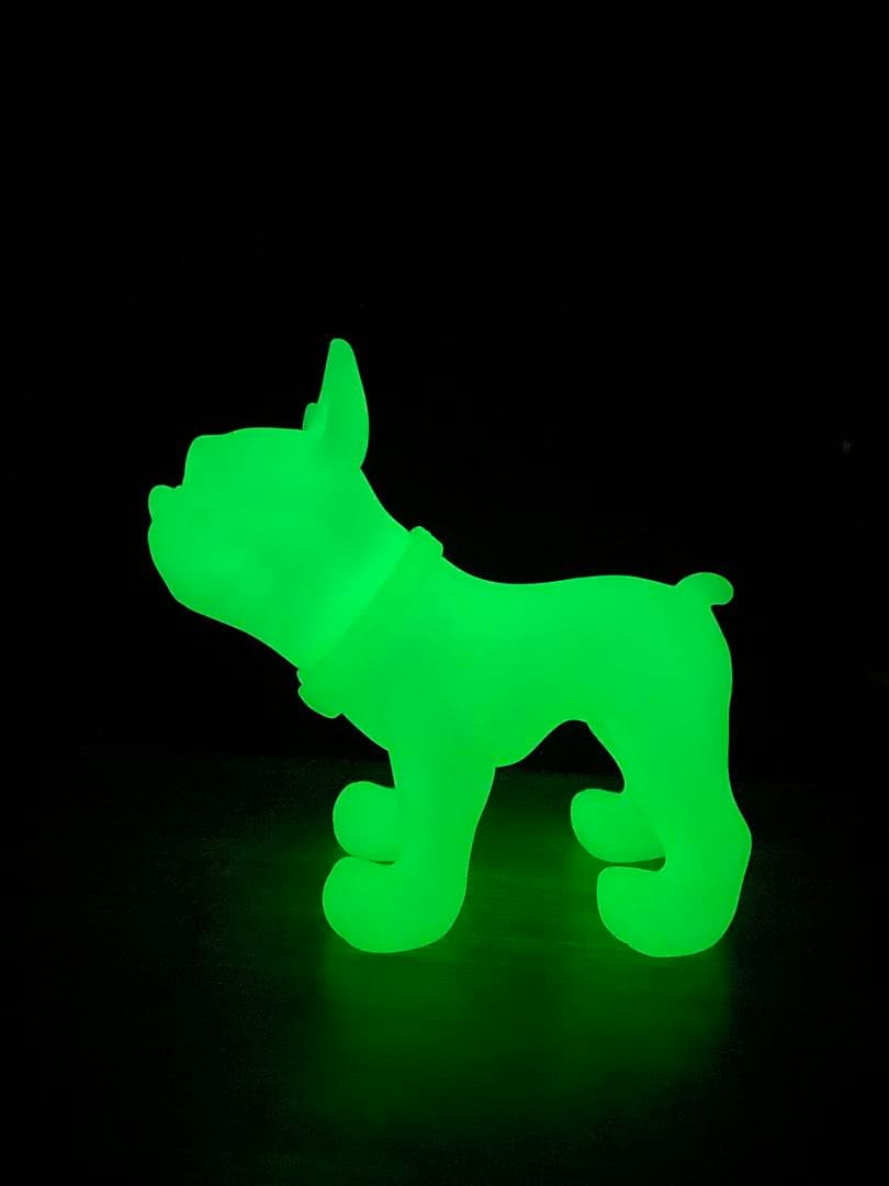 MEDICOM TOY ×NEIGHBORHOOD 犬のフィギュア 溜光素材