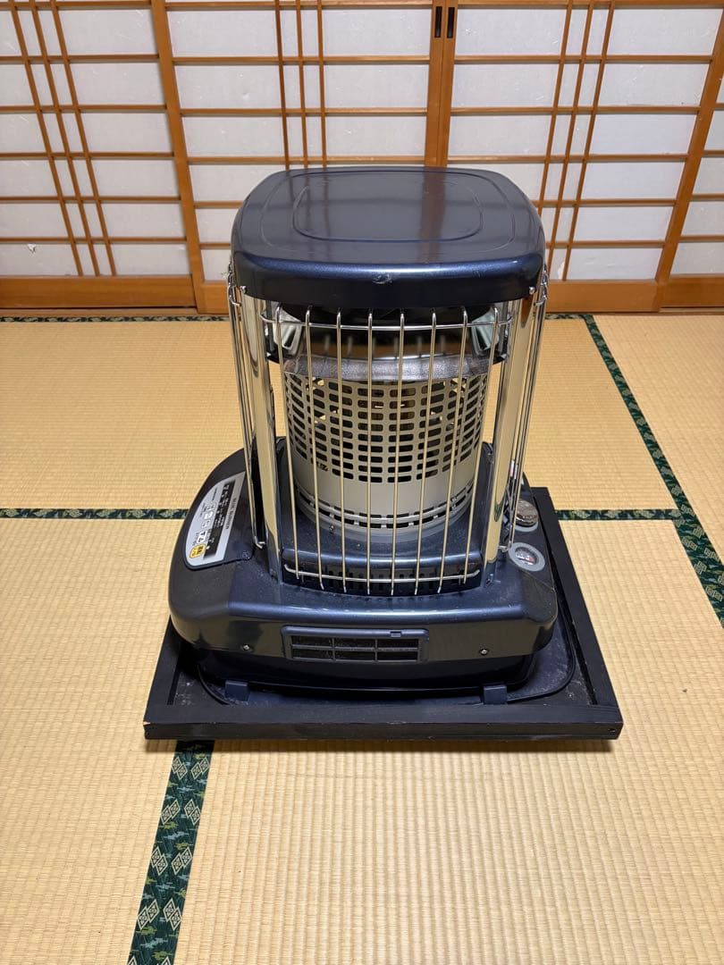 ダークブルー 縦型ストーブ 手動ダイヤル式