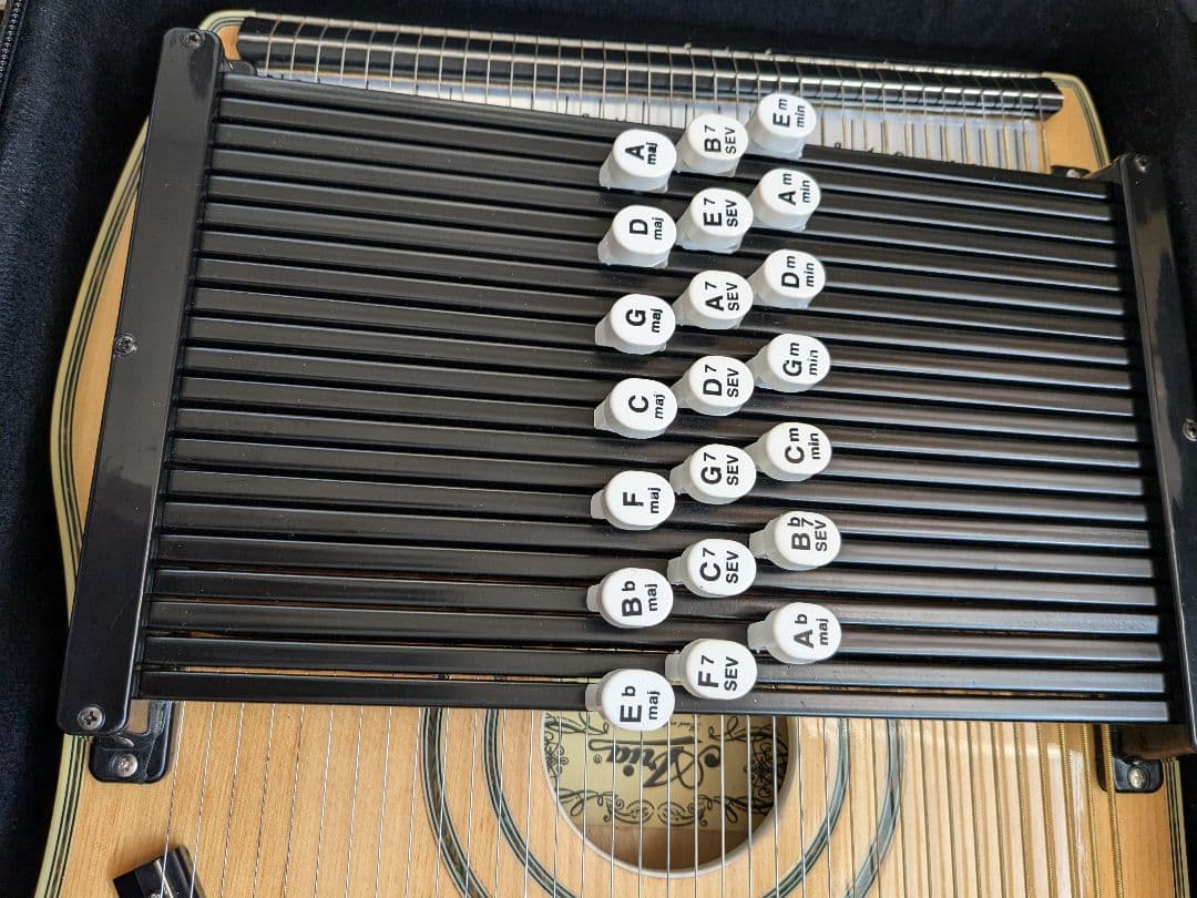 アリア　クロマハープAH-210S 中古品