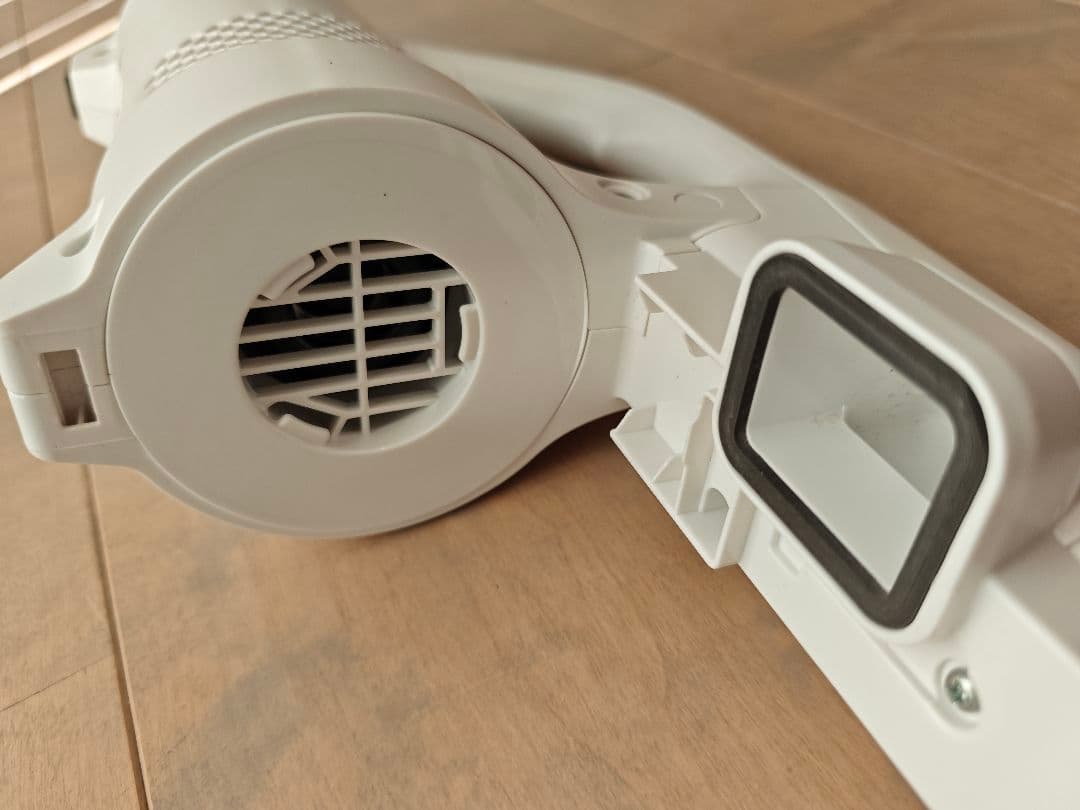 Panasonic MC-SB32J コードレス掃除機　2022年製