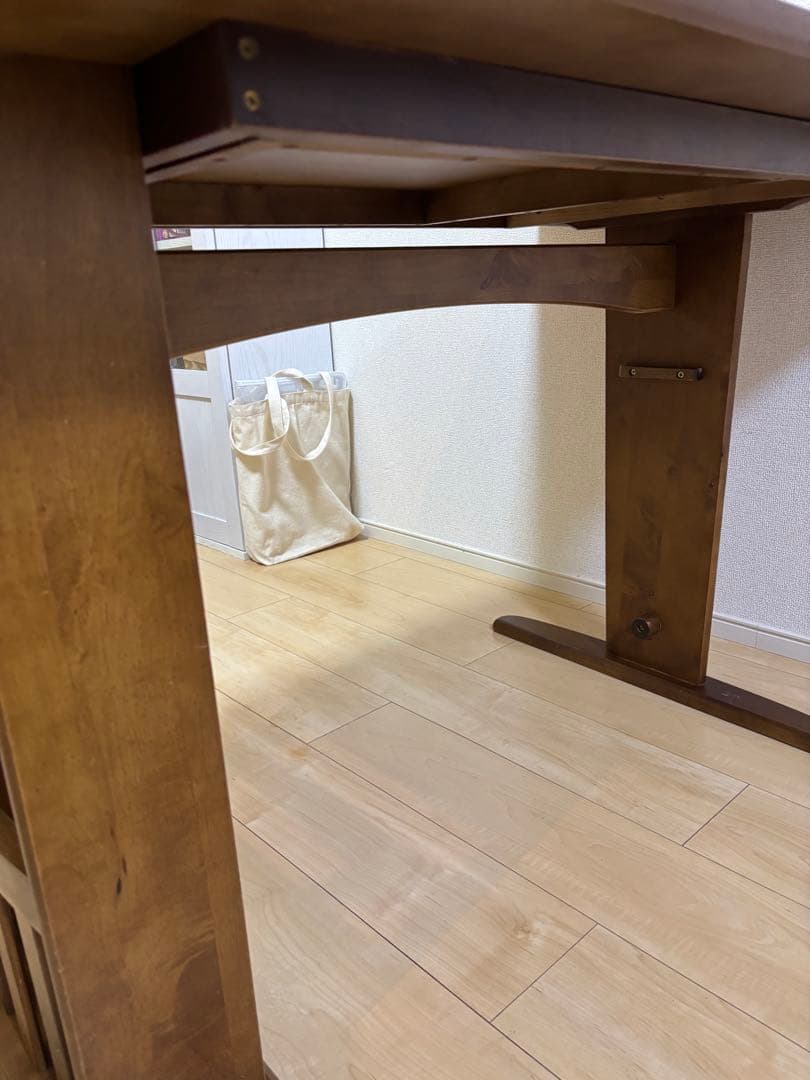 伸縮性 木製ダイニングテーブル