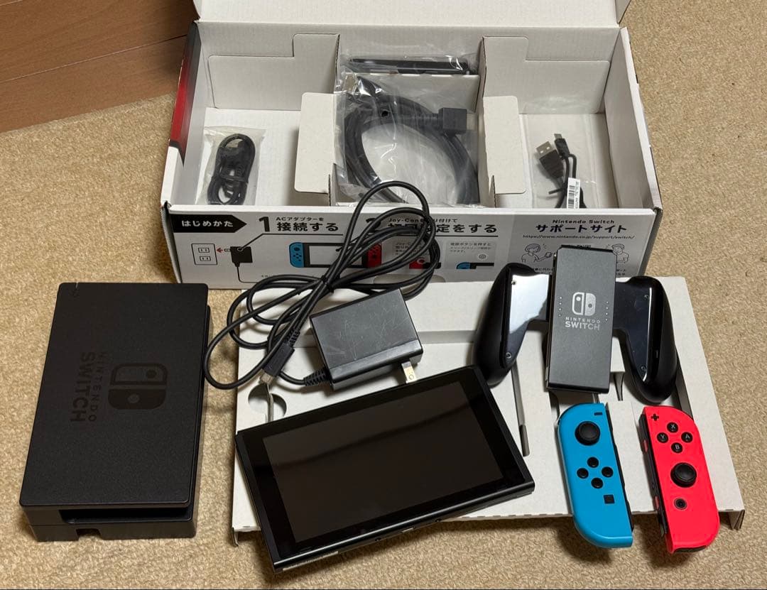 Nintendo Switch 一式 + SDカード、本体保管ケース