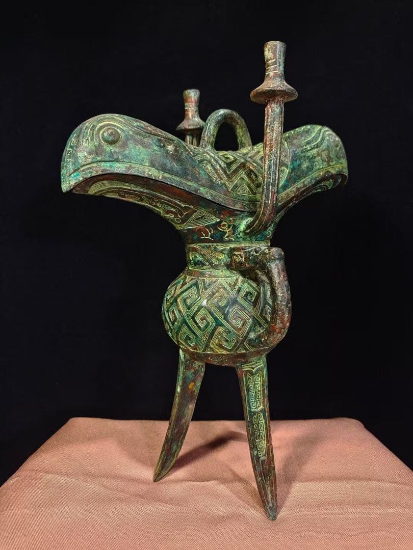 中国古美術品.旧蔵珍品·古青銅器【勾連雷文双流爵】三脚儀式器／古代風礼器／酒器