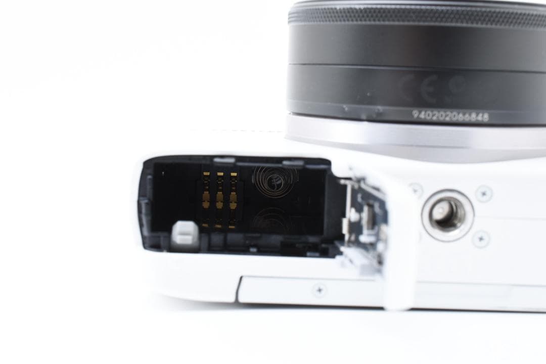 Canon EOS M10 ホワイト パンケーキレンズ EF-M 22mm付