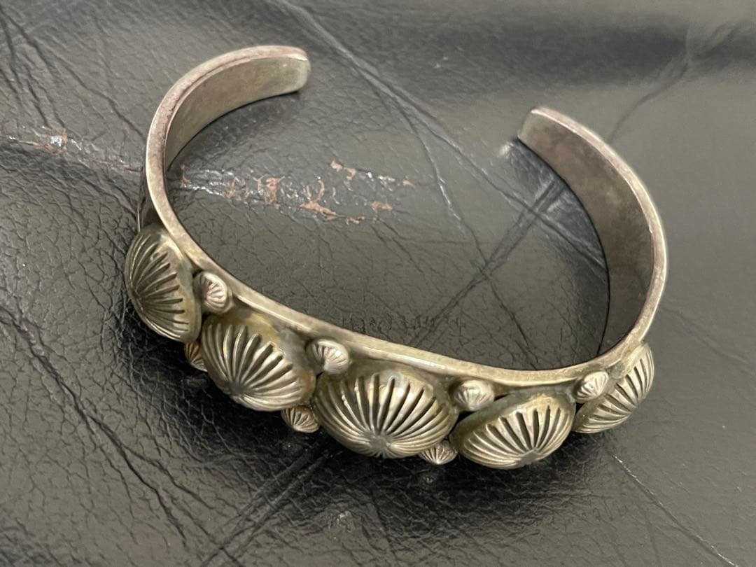 カルビンマルティネス / Martinezのシルバーバングル