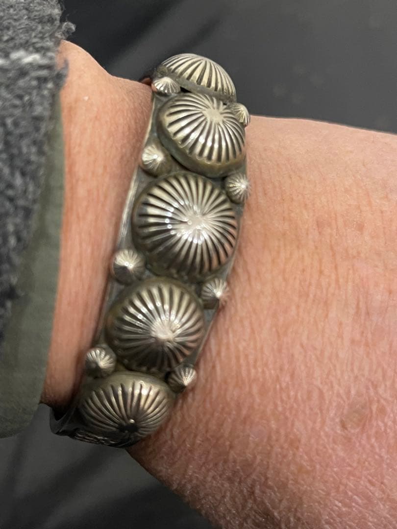 カルビンマルティネス / Martinezのシルバーバングル