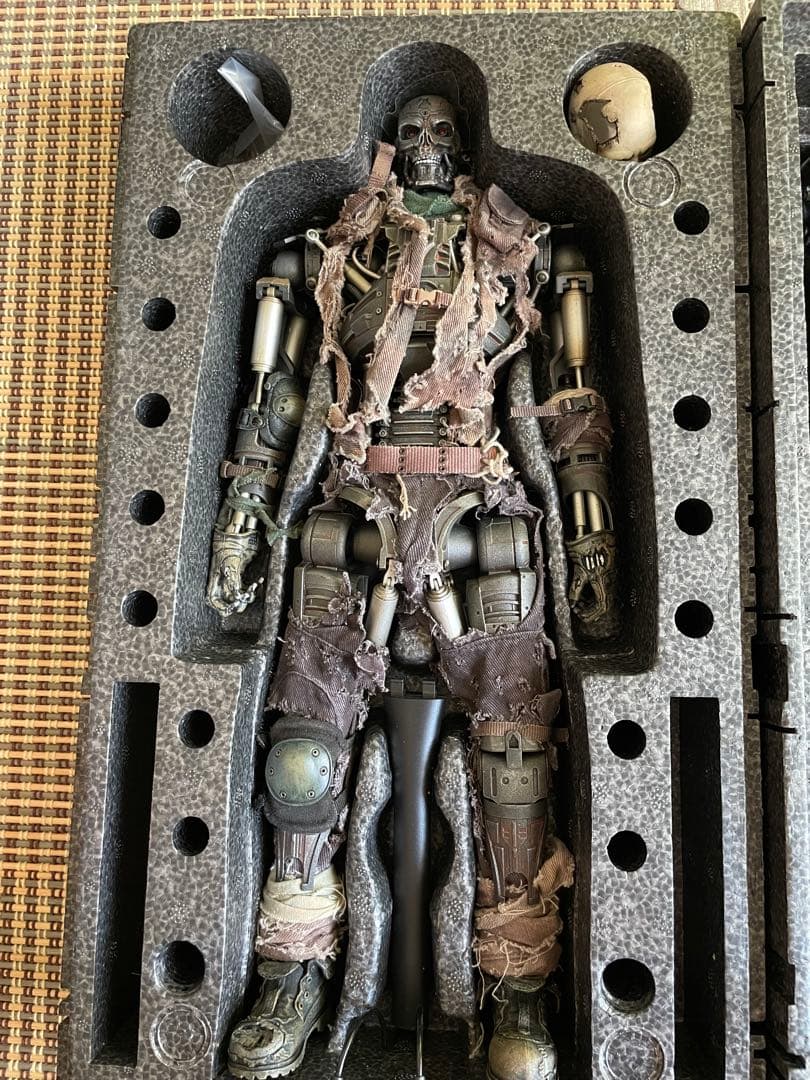 ケ*ス様 ホットトイズ　ターミネーター　T-600 スキンver