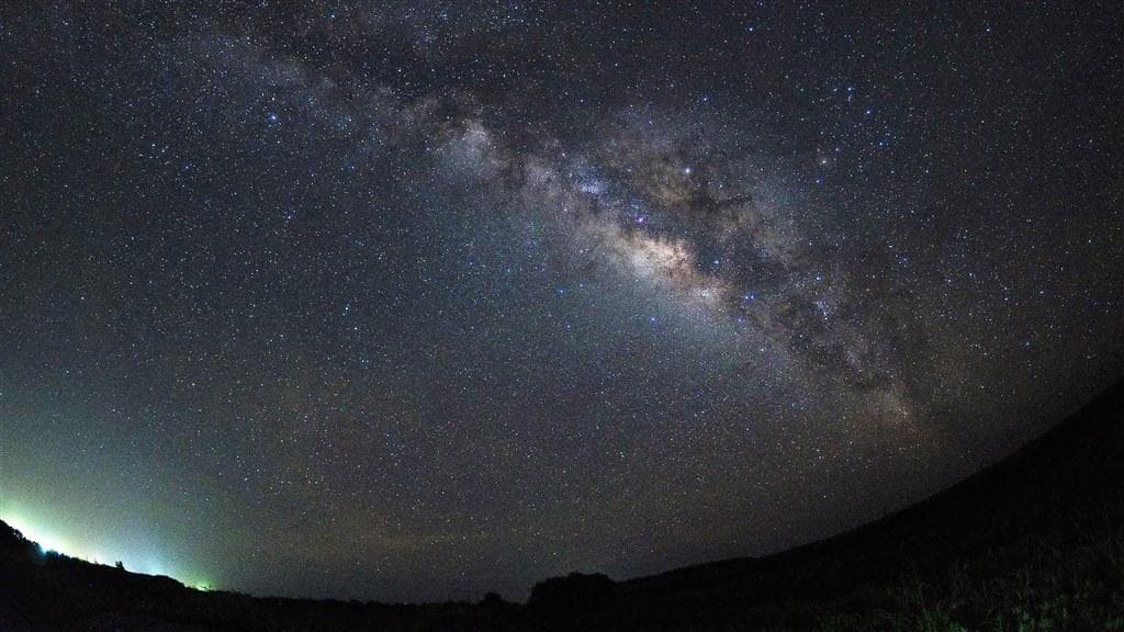 明るい魚眼レンズ　OLYMPUS M.ZUIKO 8mm F1.8