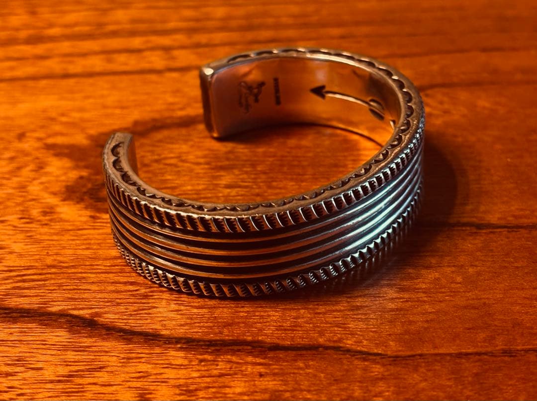 デルバートゴードン　チゼルワーク　4面スタンプ　 ヘビーゲージ　バングル