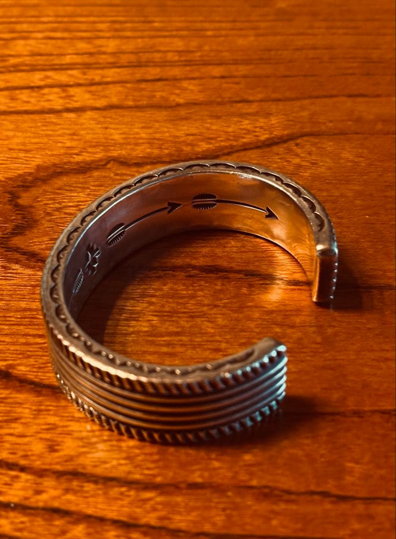 デルバートゴードン　チゼルワーク　4面スタンプ　 ヘビーゲージ　バングル