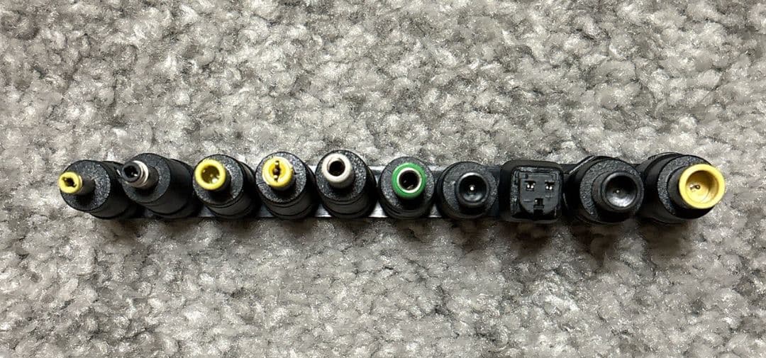 8 ソーラーパネル 防水撥水 60W 約1.4kg 急速充電 折り畳み式