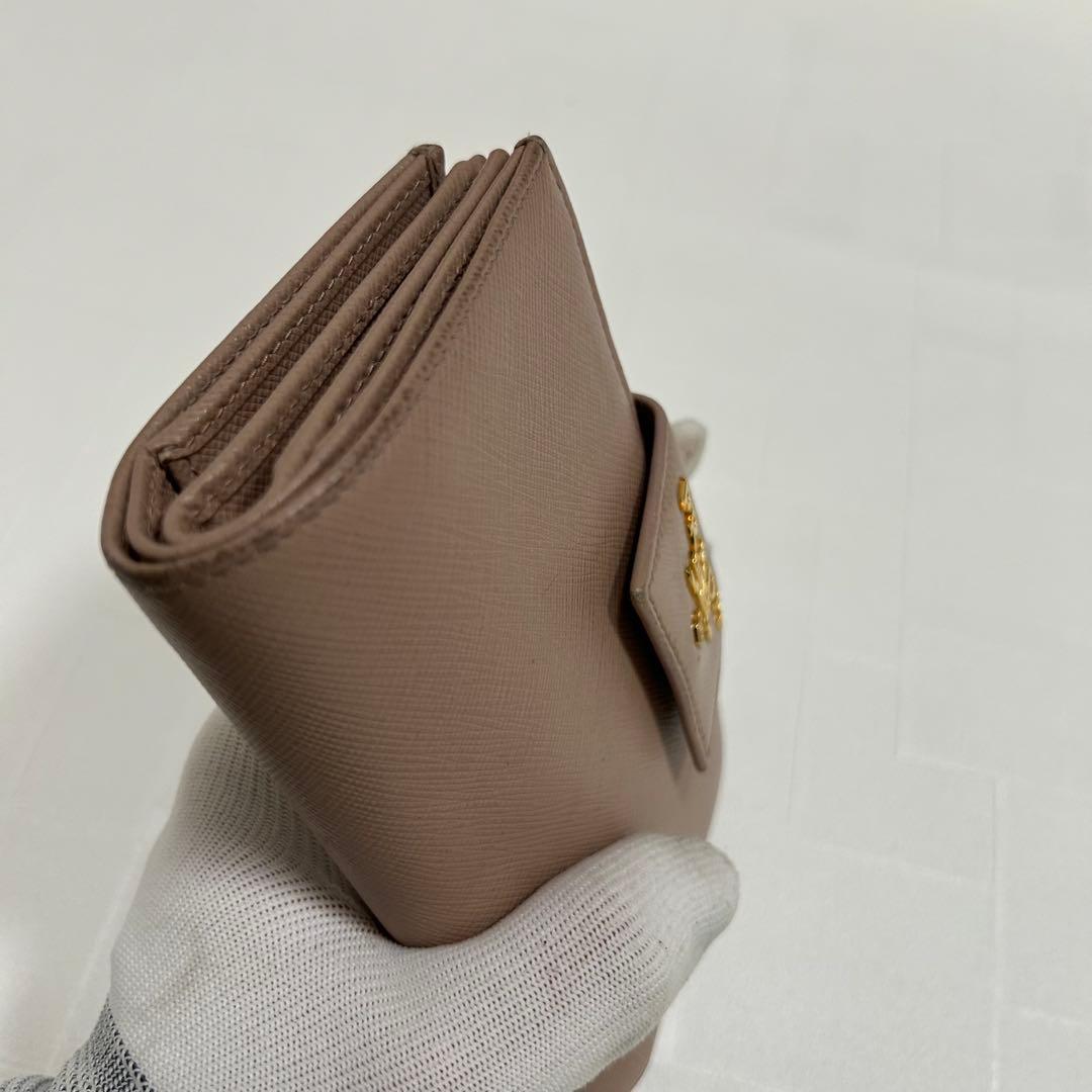 PRADA プラダ　ピンクベージュ 折り財布　サフィアーノ