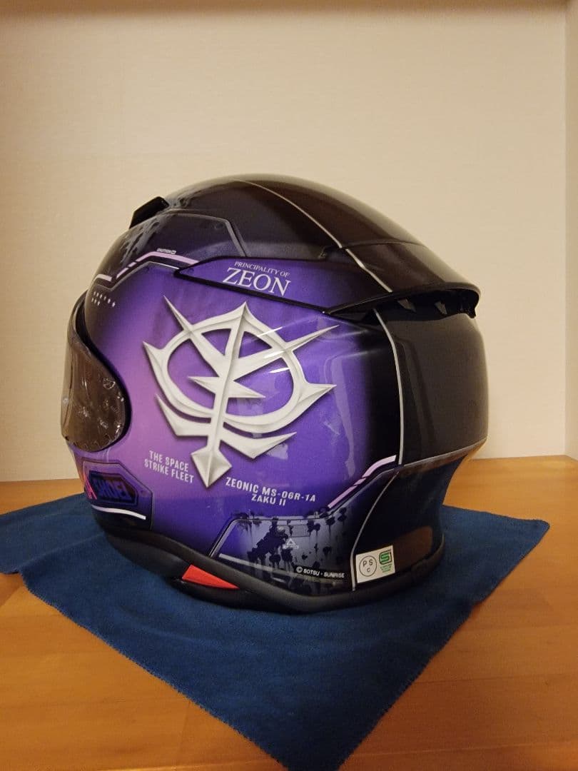 SHOEI Z-8ZEONIC MS-06R-1A 高機動型ザクII黒い三連星