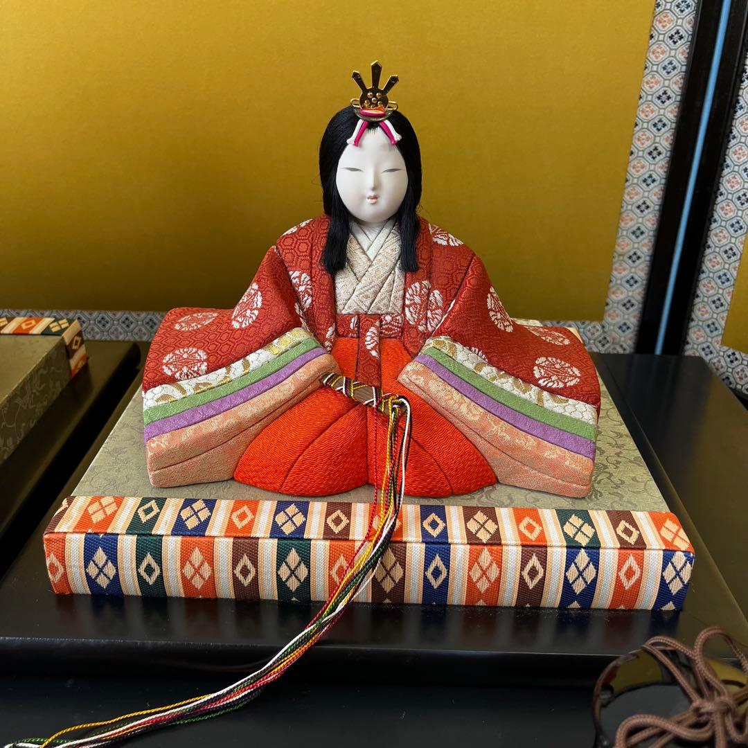 九重雛【真多呂作】男雛 女雛セット/金屏風・飾台・台座・燭台・行器付き/ひな祭り