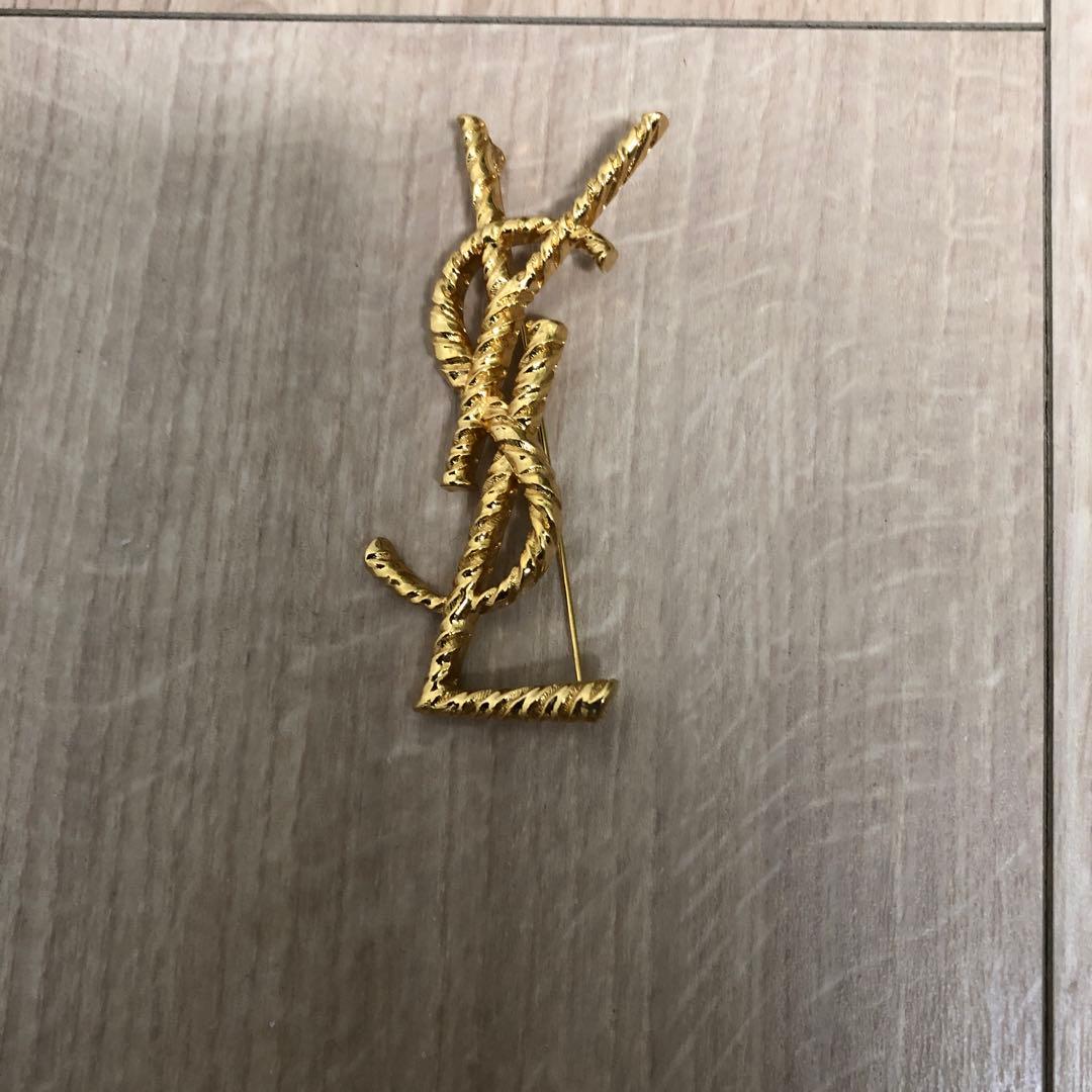 YSL ロゴブローチ 金メッキ
