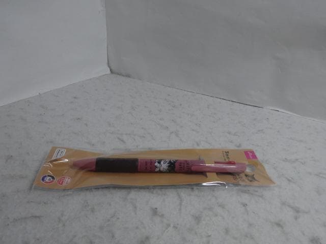 新品　３色ボールペン　うでぐみ　ピンク　赤　青　黒　わちふぃーるど　ダヤン　猫
