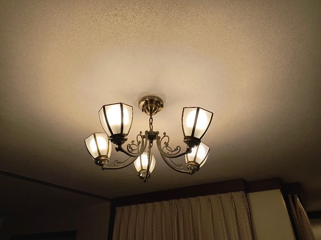 アンティーク調 シャンデリア 天井照明　5灯式