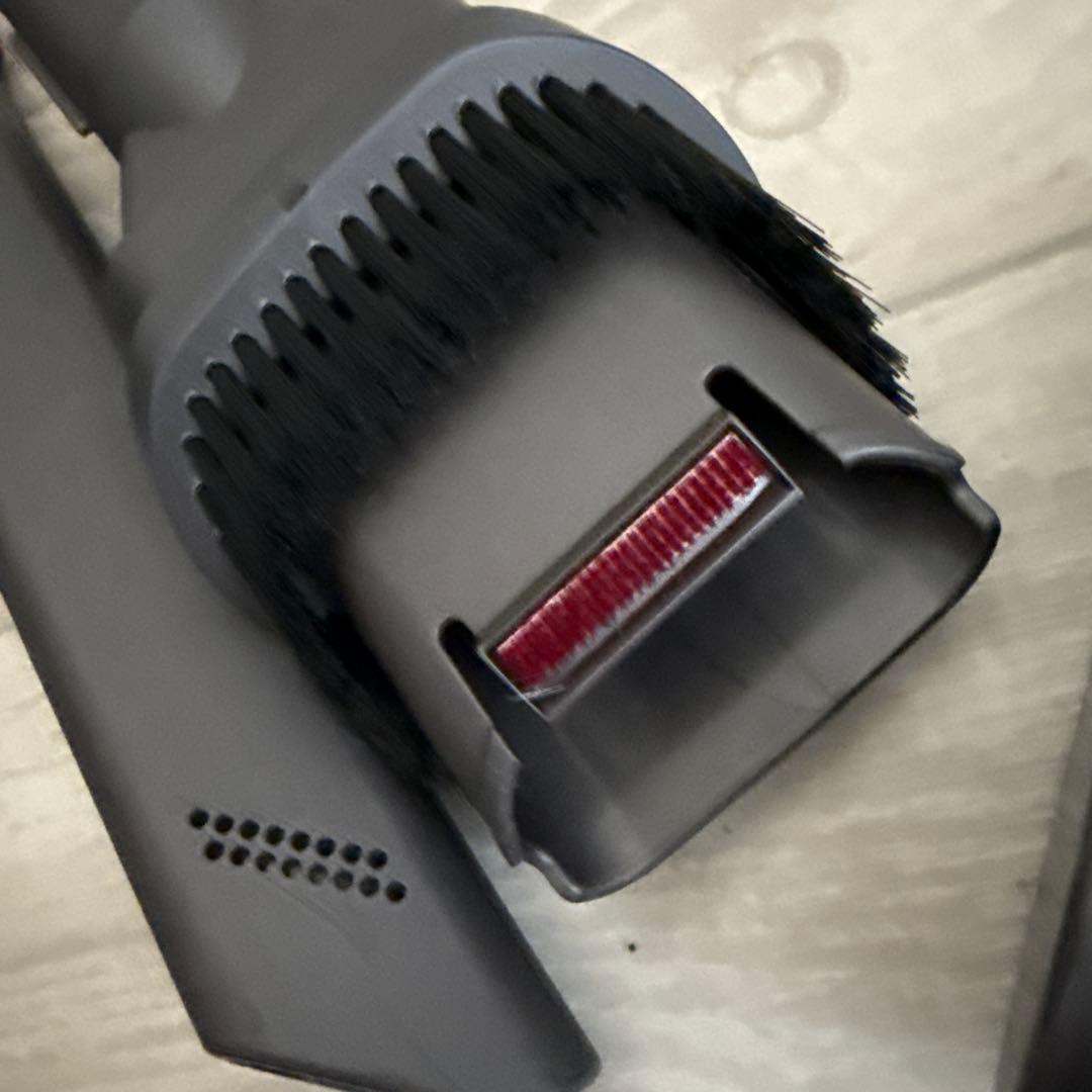 dyson スティッククリーナー 本体 壁掛け充電スタンド付き　V7 slim