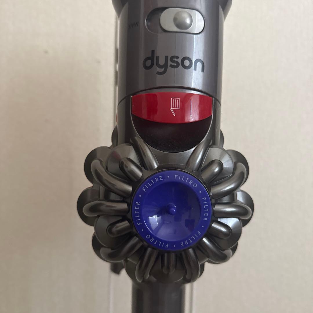 dyson スティッククリーナー 本体 壁掛け充電スタンド付き　V7 slim