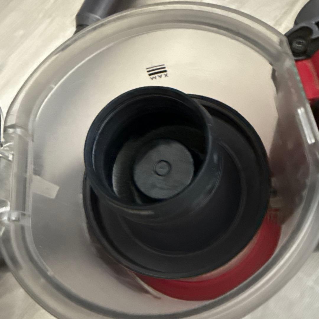 dyson スティッククリーナー 本体 壁掛け充電スタンド付き　V7 slim