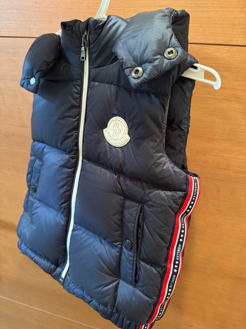 キッズ　MONCLER ダウンベストLUOROUX GILET