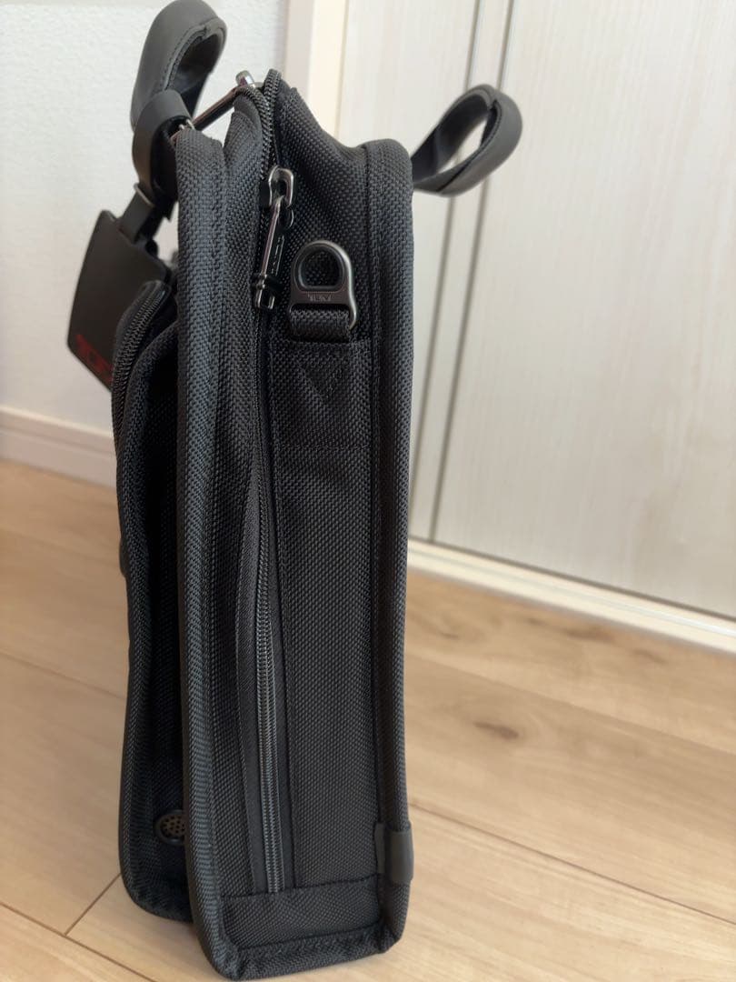 【値下げ　未使用　B5ノート対応　】TUMI メンズブリーフバッグ