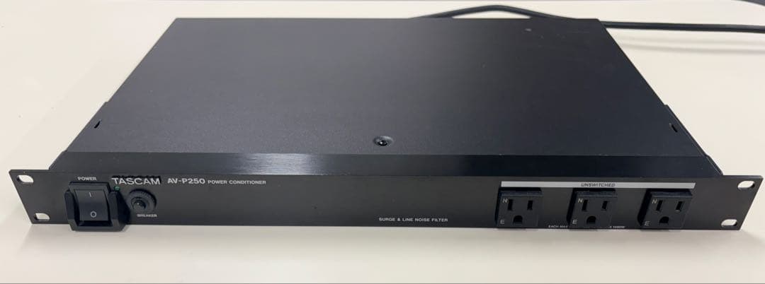 TASCAM AV-P250 ラックマウント電源タップ