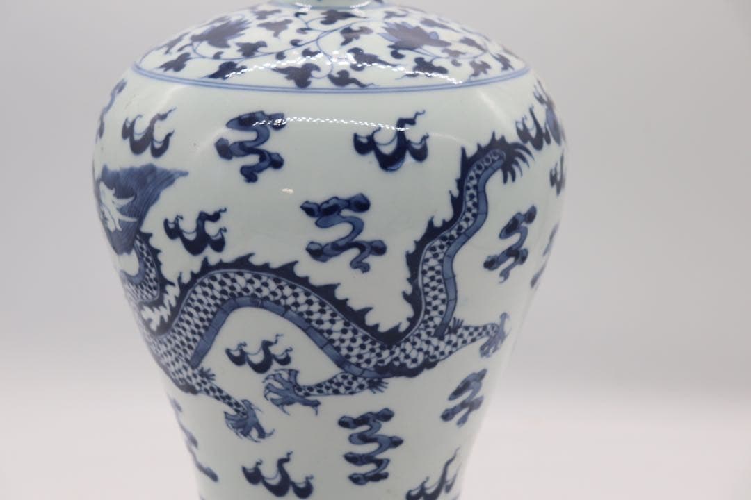 中国　染付　龍紋瓶　送料込み1130