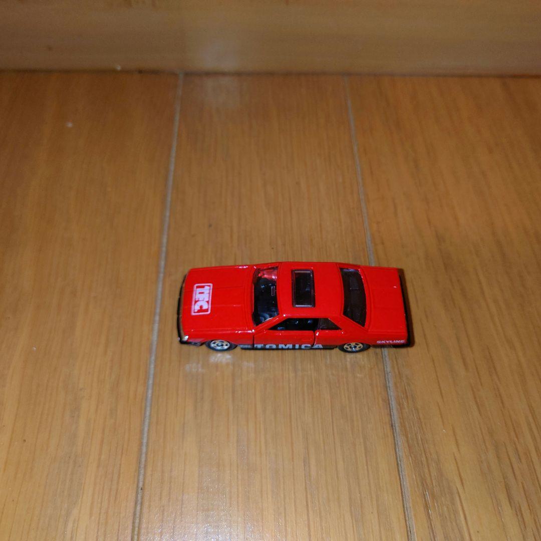 トミカファンクラブ スカイライン 2000 入会特典 黒箱にオマケ