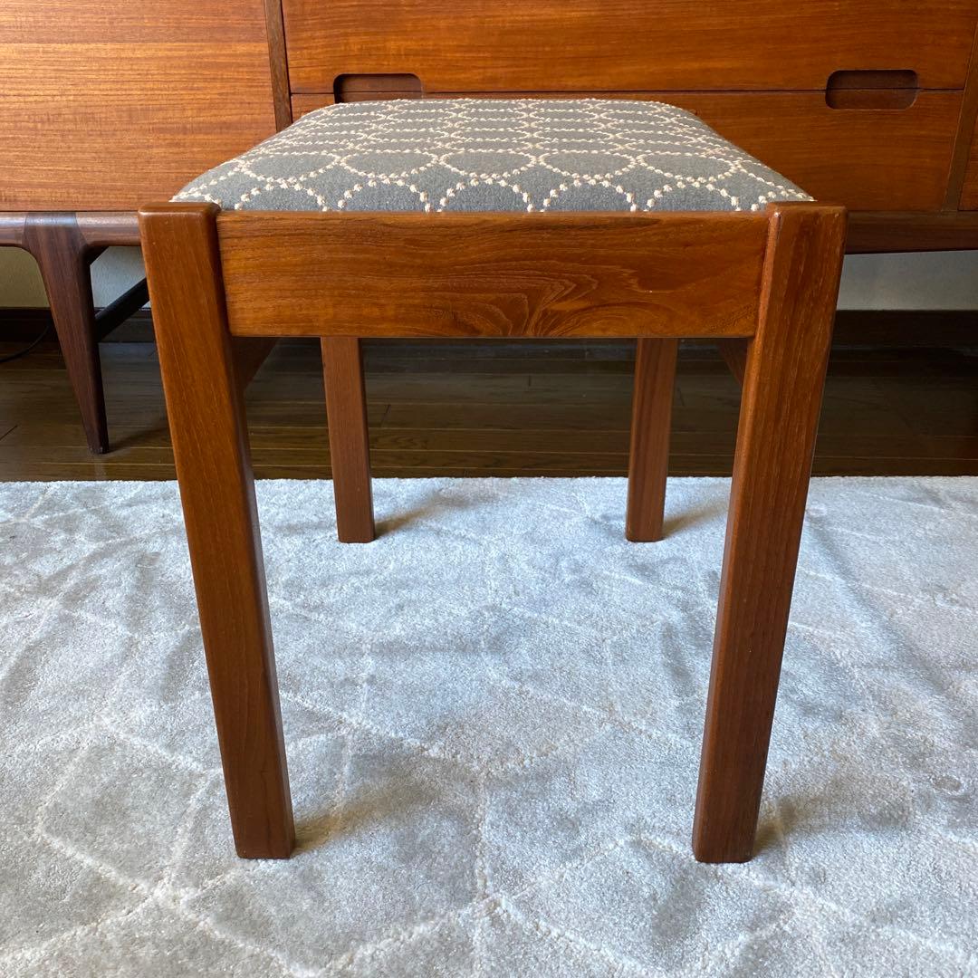 デンマーク　ヴィンテージスツール（ミナペルホネン タンバリン×チーク無垢材）