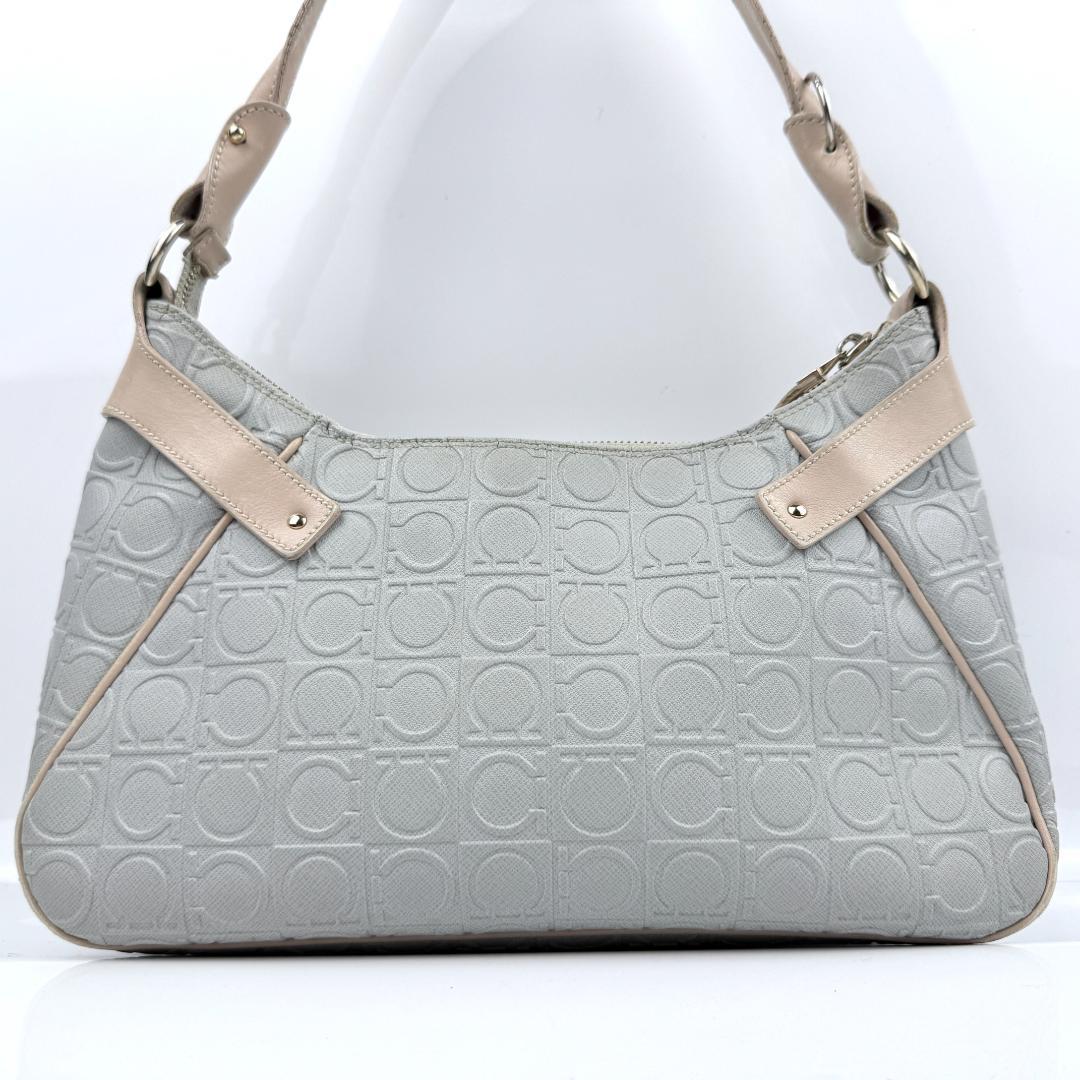 フェラガモ ワンショルダーバッグ アクセサリーポーチ ガンチーニ 肩掛け可能