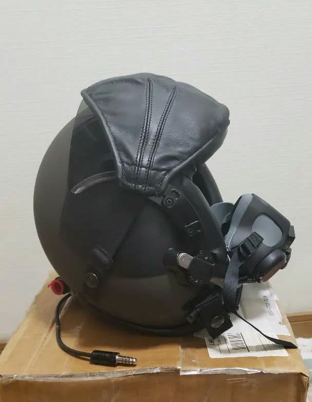 フライトヘルメットHGU-68/P 高G対応酸素マスク付き アメリカ軍