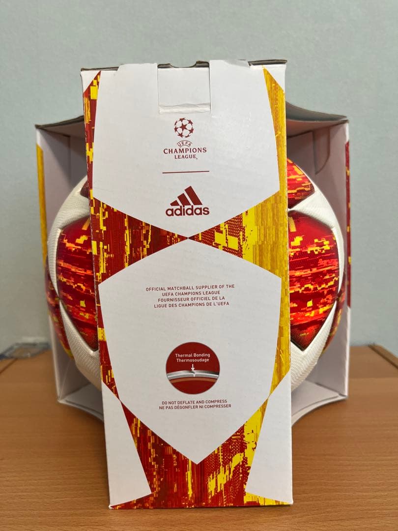 UEFAチャンピオンズリーグ　final madrid 19 サッカー ボール
