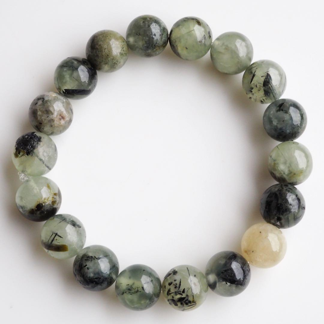 【Chikarin】天然水晶のバタフライモチーフネックレストップ