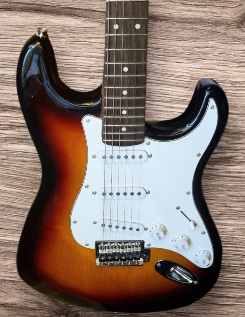 BUSKERS エレキギター サンバースト