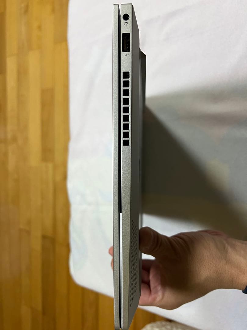 HP ENVY Laptop 15-ep1 ノートPC