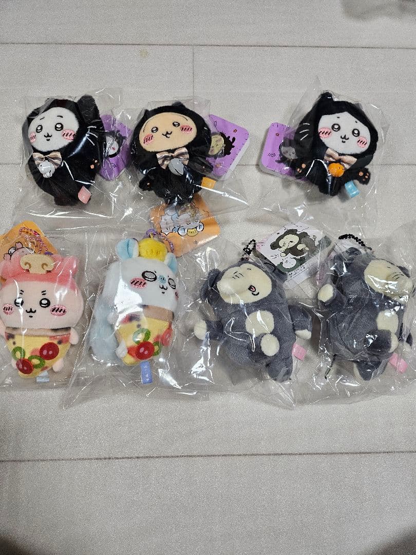 ちいかわ64点。マスコット·ぬいぐるみ·ポシェット·バッチまとめ売り➀