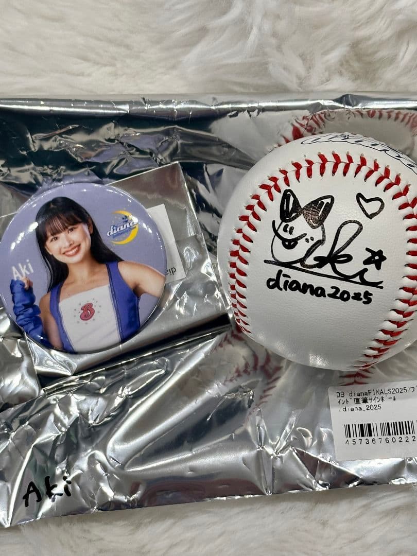 こ*た様 ベイスターズ　diana Aki 直筆サインボール 20th缶バッジ