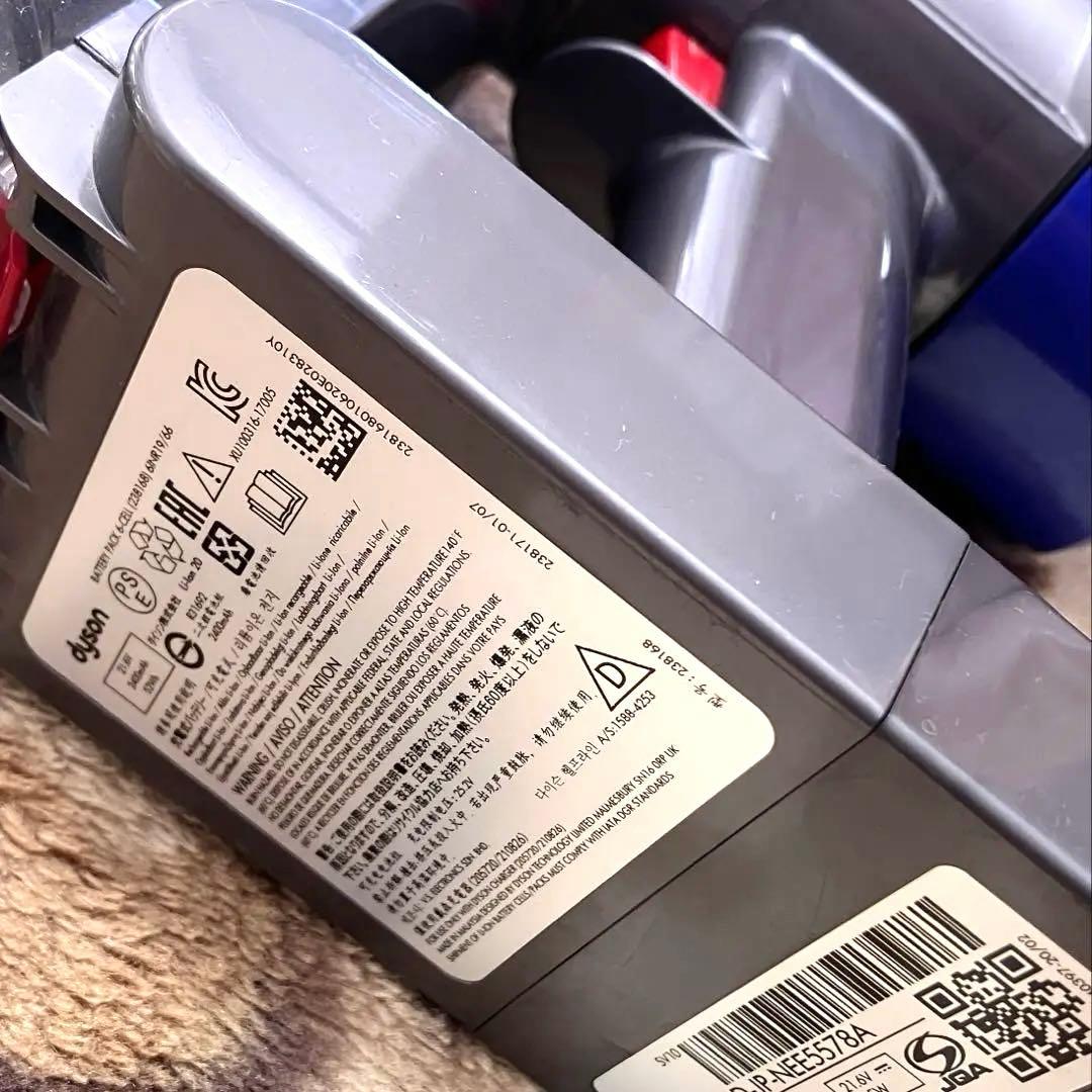 dyson ダイソン V8 fluffy+ 本体アンド付属品セット