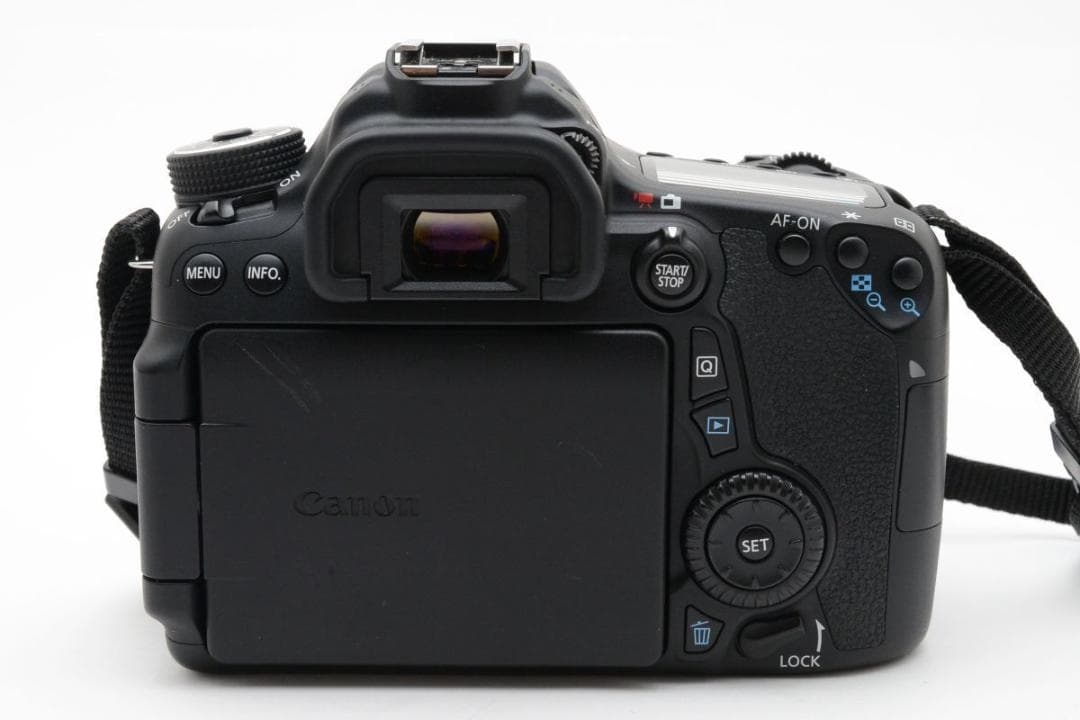 良品　2116ショット　キャノン EOS 70D ダブルレンズキット