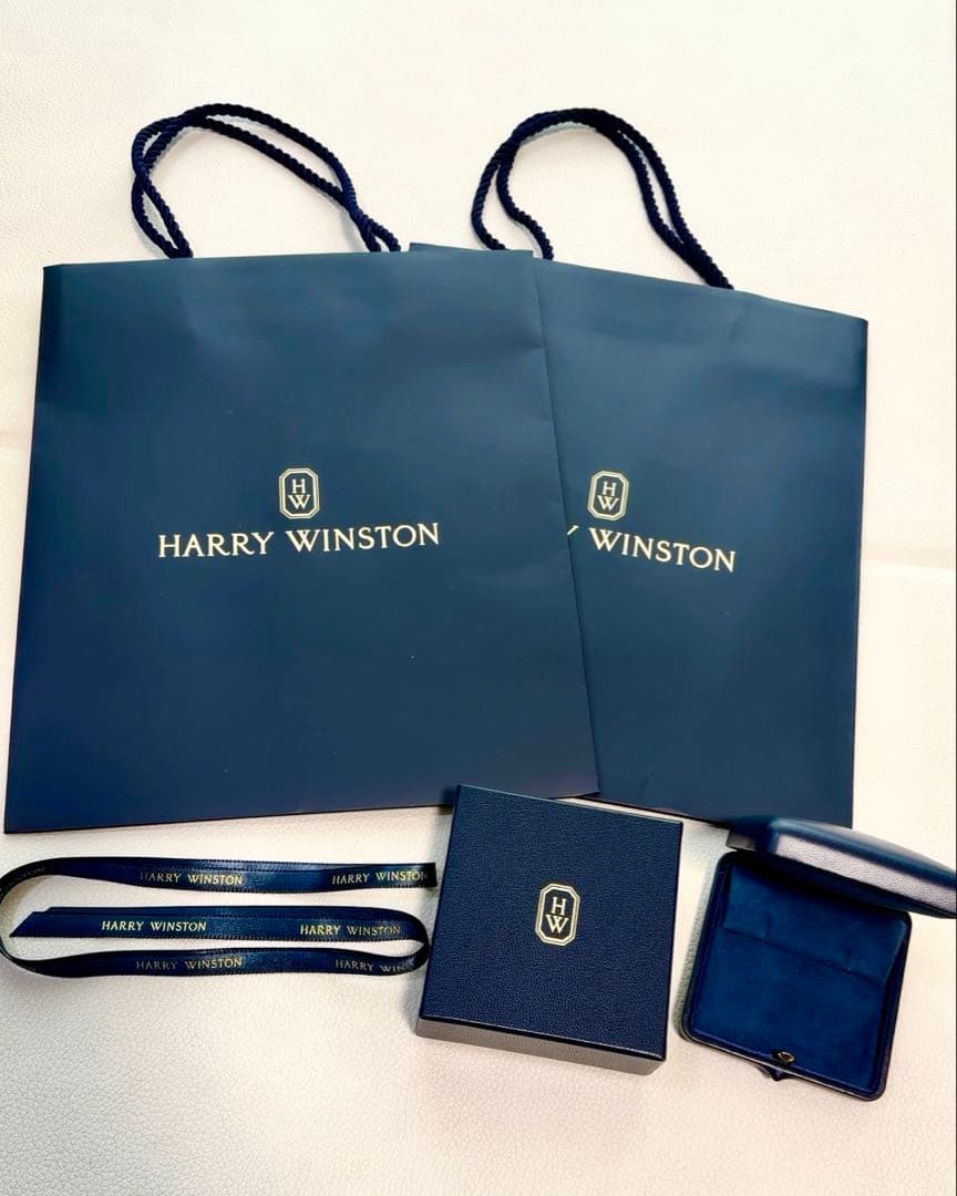 【HARRY WINSTON】ショッ袋、ピアスケース、外箱、リボン　計５点