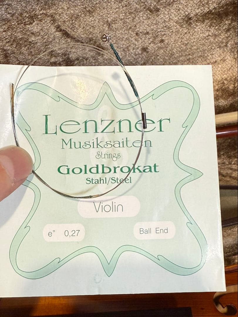 【送料込み】ハルシュタット　バイオリン 本体 ケース付き　付属品あり　4／4