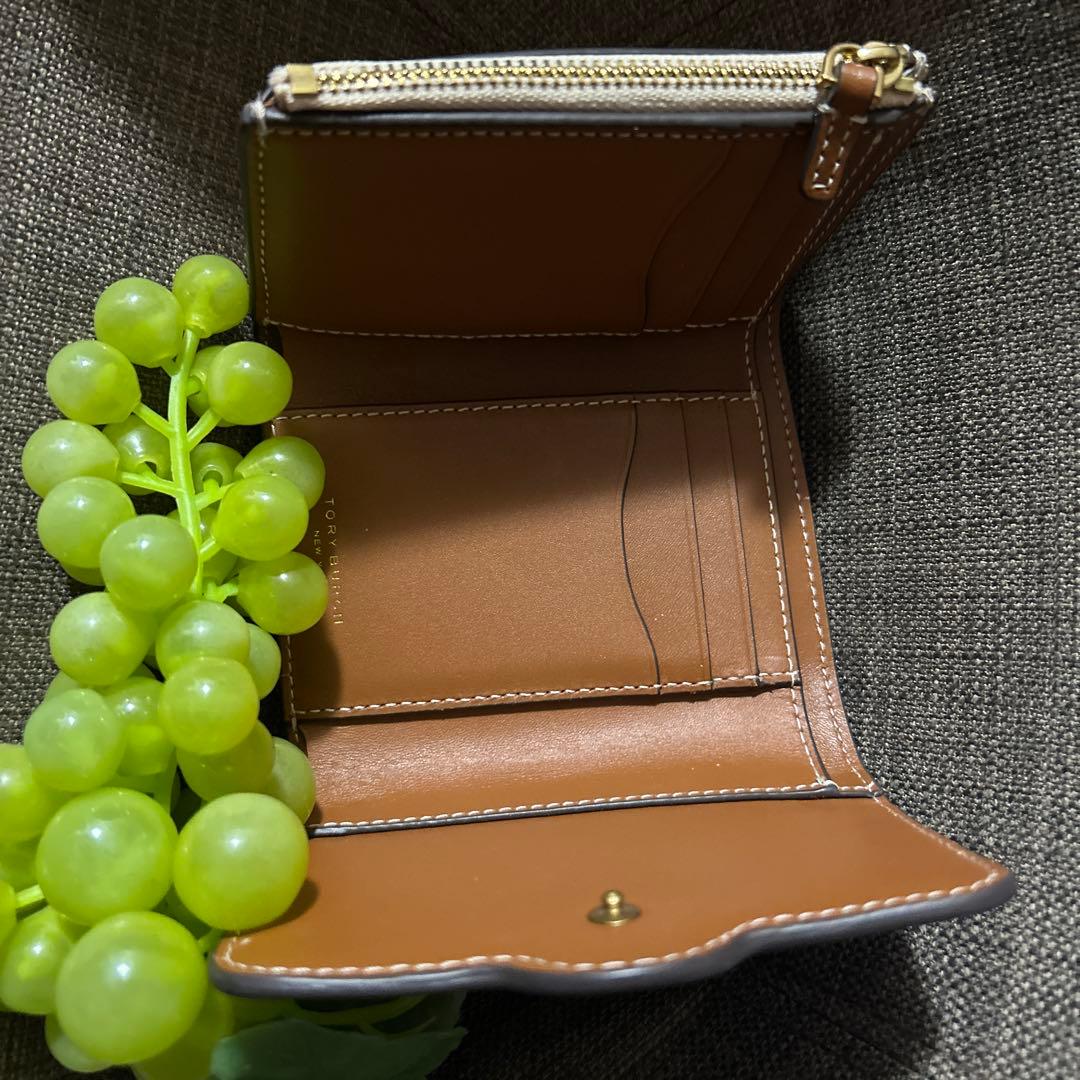 トリーバーチピンクベージュ レザー 三つ折り財布