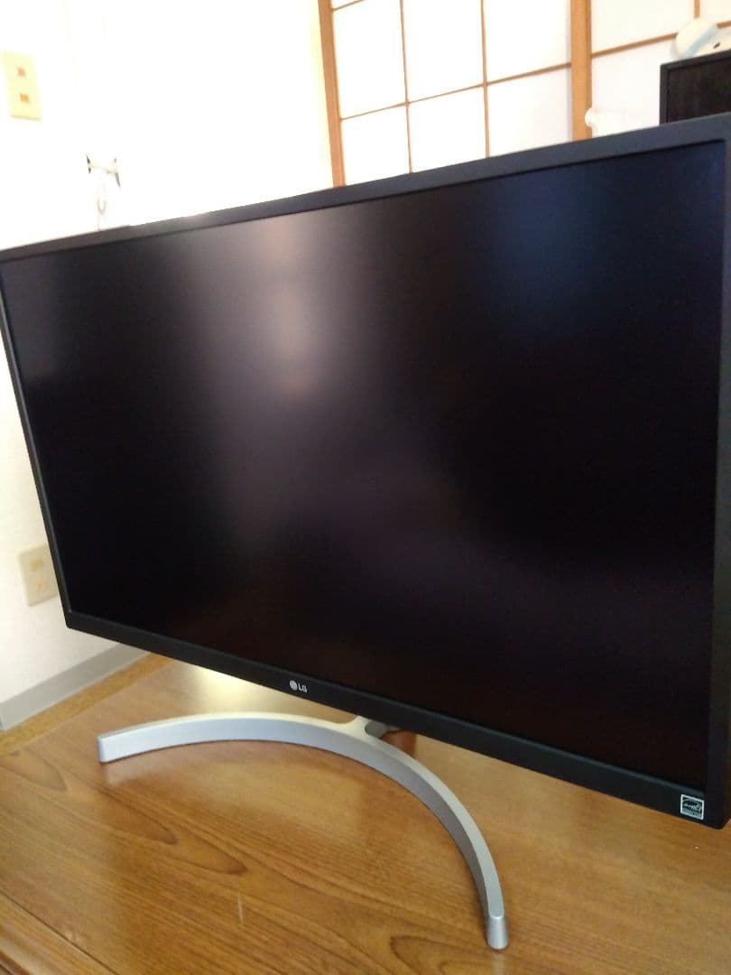値下げ【未使用に近い美品】LG 4K 27UL500-W　２７インチモニター
