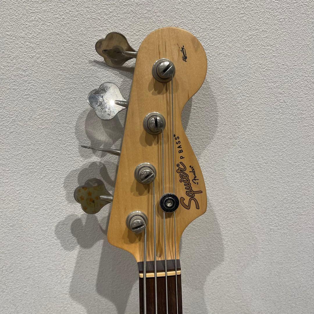 Squier プレシジョンベース　　ブラック　ケース付き