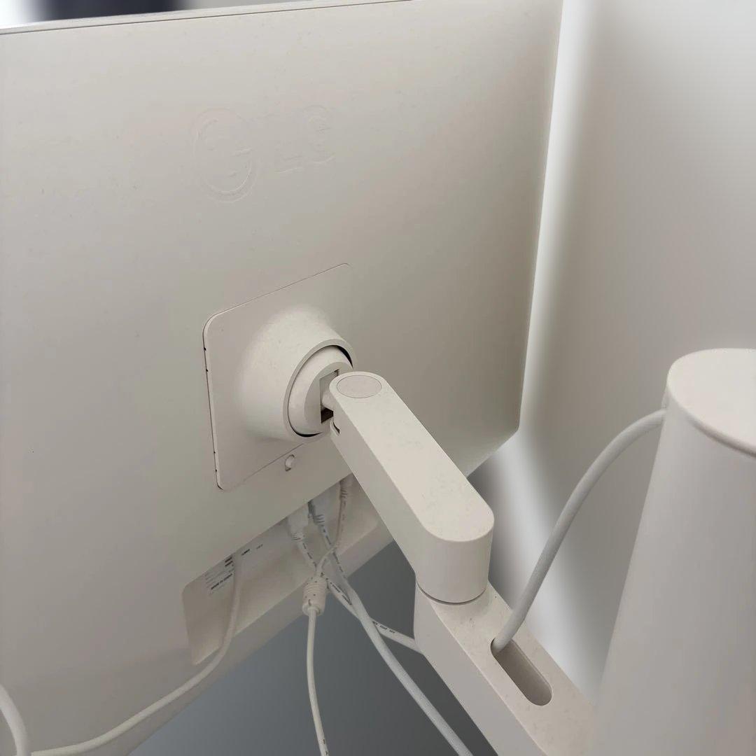 LG 4K スマートモニター 32SQ780S-W/31.5インチ