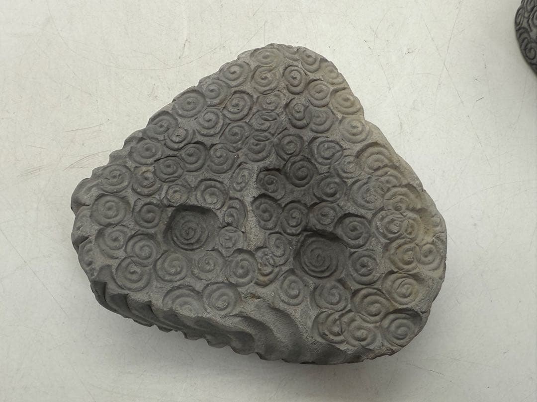 益子焼作家　坂田甚内作　深甚紋灰陶三角型小皿2点