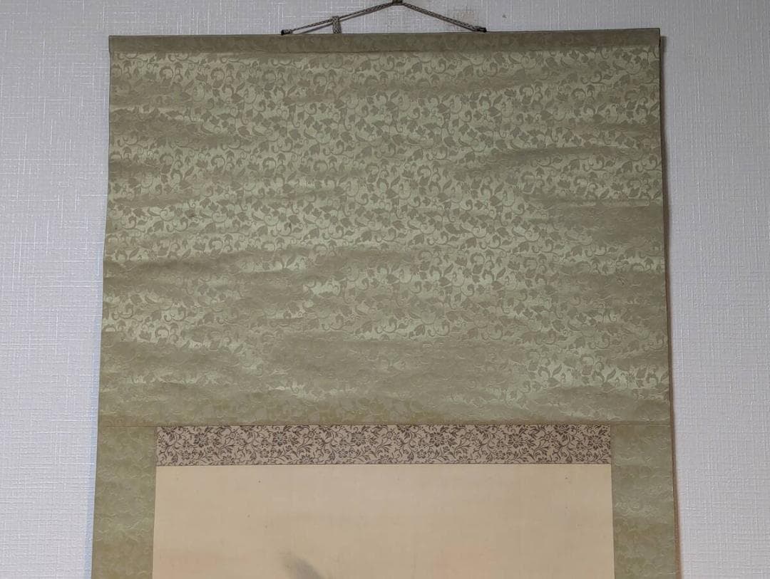 【真作】掛軸　鯉図　優雅に泳ぐ双鯉　静謐な水中表現　滑らかな筆致　S149