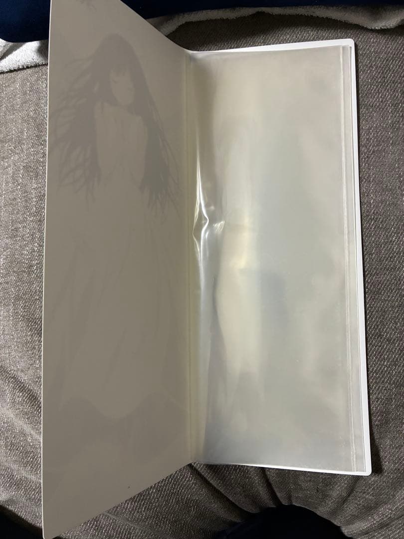 千反田える 描きおろしスリムポスターバインダー