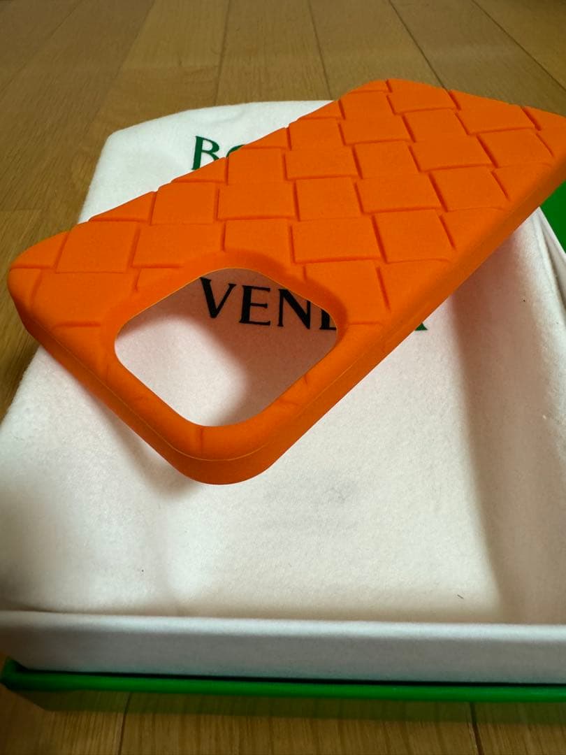 未使用 BOTTGA VENETA iPhone13Proケース